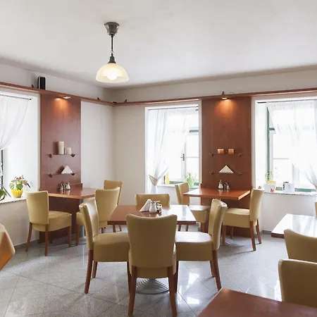 Rezidence Zvon Maison d'hôtes 4*